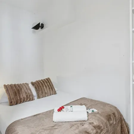 Lavie Maison Large Comfy Flat