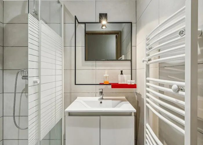 Lavie Maison Large Comfy Flat アパート ボルドー